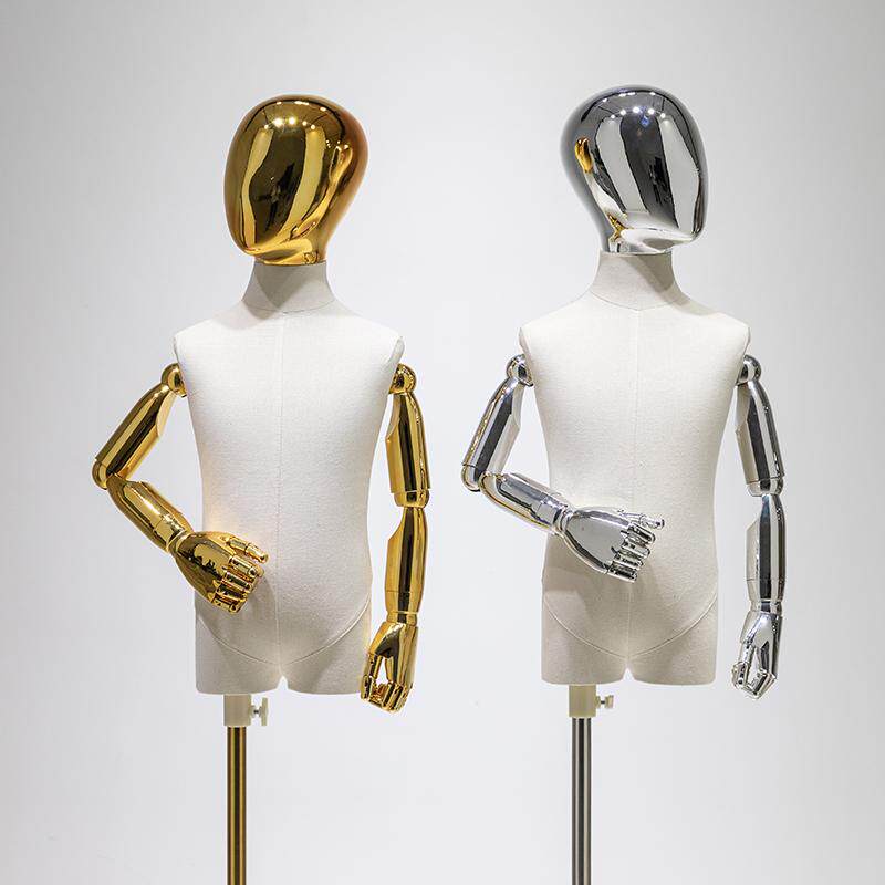 Baby Clothing Store - Kleiderpuppe Babykörper mit Goldkopf und Galvanisierten