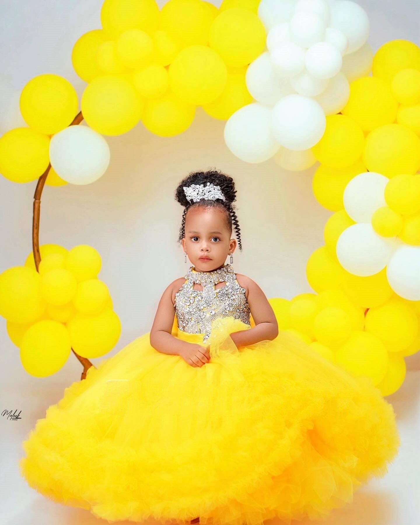 Wunderschönes gelbes Blumenmäd – Baby Clothing Yellow Bewertung und Preis