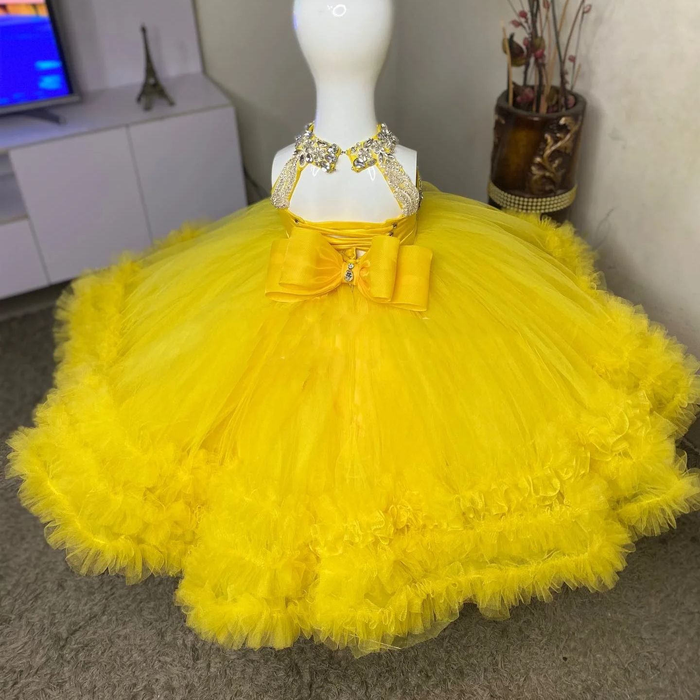 Wunderschönes gelbes Blumenmäd – Baby Clothing Yellow Bewertung und Preis